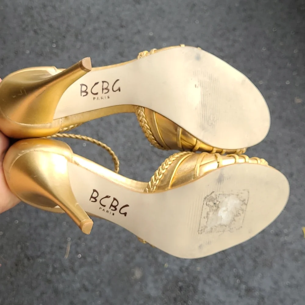 BCBG Paris Leather Heels - Picture 7 of 8